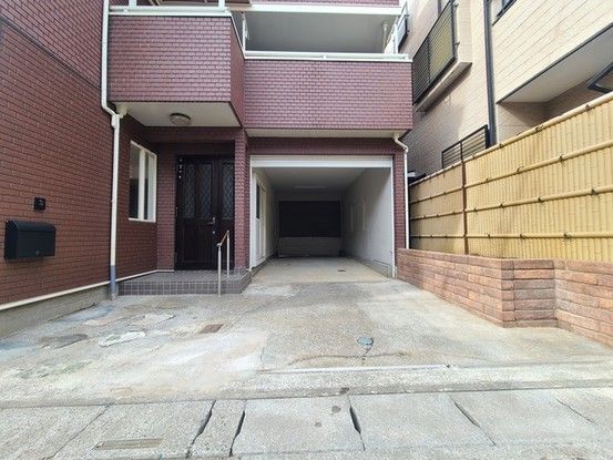 5LDK Detached House for Sale in Kasukabe, Saitama - Thumbnail 2