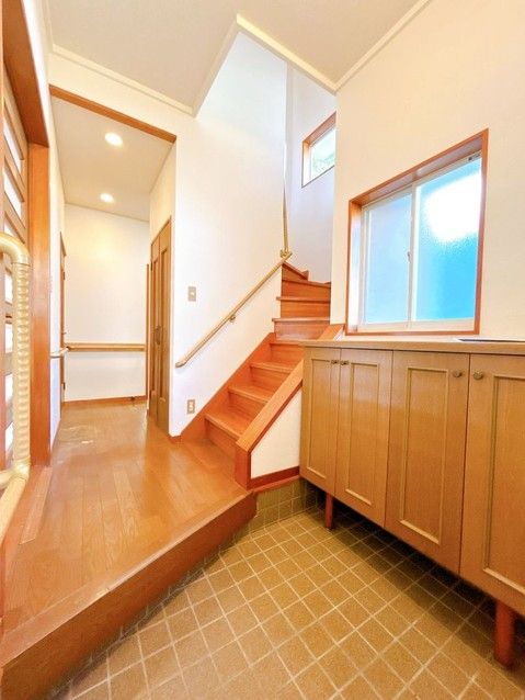 Renovated 3LDK House in Sasebo with Views and Parking - Thumbnail 3
