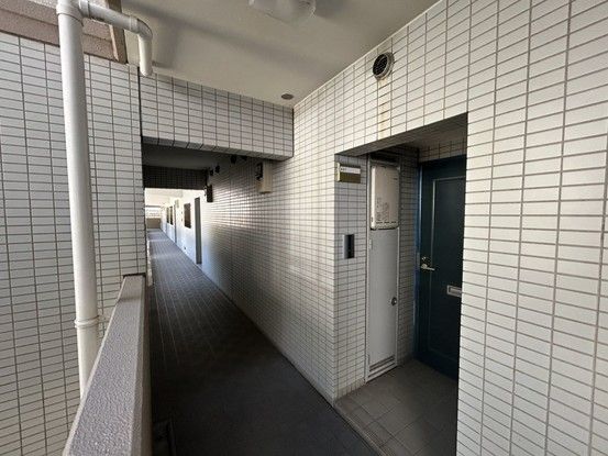 Renovated 2LDK Apartment Near Mihara Station, Hiroshima - Thumbnail 4