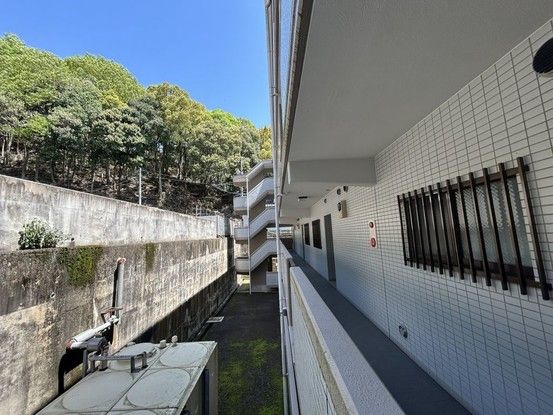 Renovated 2LDK Apartment Near Mihara Station, Hiroshima - Thumbnail 3