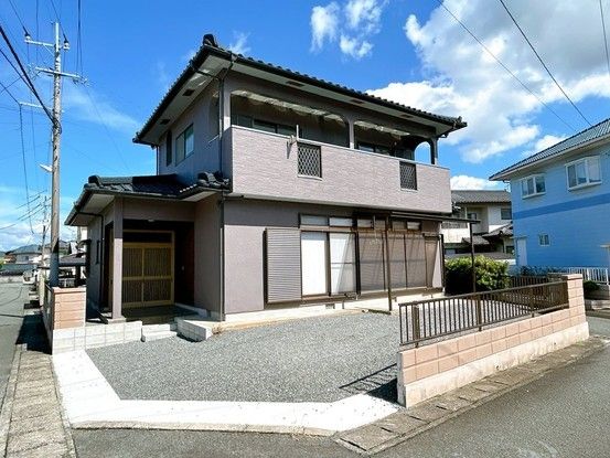 Renovated 4LDK House on Corner Lot in Yamaga, Kumamoto - Thumbnail 2