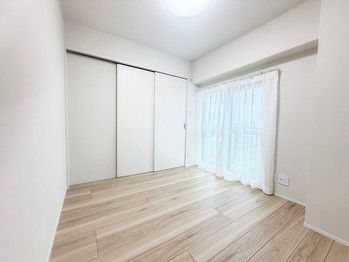 Renovated 2DK Apartment in Adachi-ku, Tokyo for Sale - Thumbnail 2