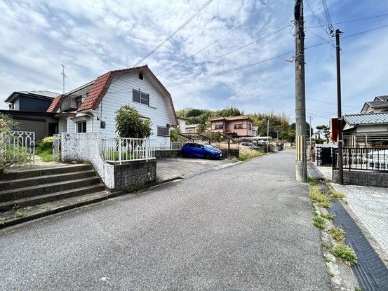 Renovated 4LDK House in Konan City, Shiga - 119.77 sqm - Thumbnail 2