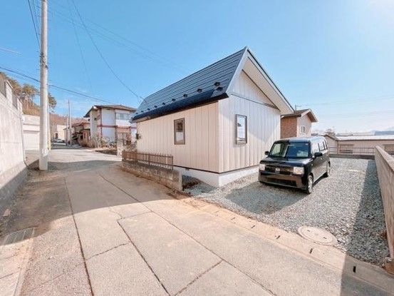 Renovated 2SLDK House in Morioka, Iwate | Corner Lot with 2 Parking - Thumbnail 2