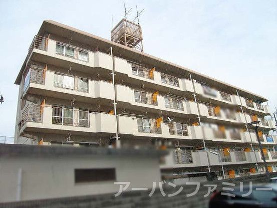 Maison Omi Fuji 2DK Apartment for Sale in Yasu, Shiga - Thumbnail 2