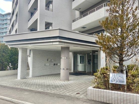 Renovated 3LDK Apartment in Sapporo Chuo Ward - 83.94 sqm - Thumbnail 2