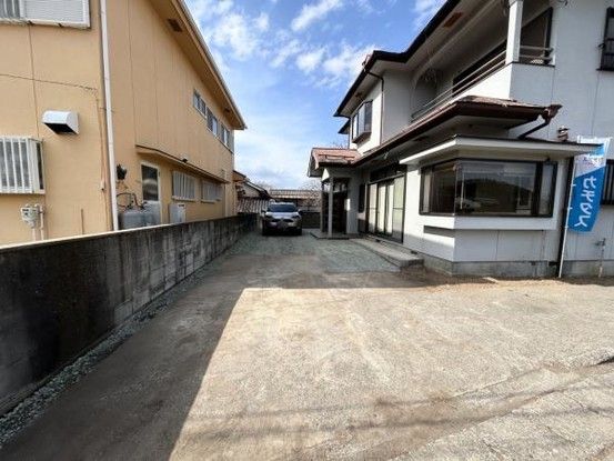 Renovated 4LDK House in Kofu, Yamanashi - 15.49M Yen - Thumbnail 2