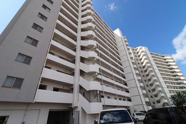 2LDK Apartment in Toyosaki, Okinawa - 63.21m², Sunset Views - Thumbnail 3