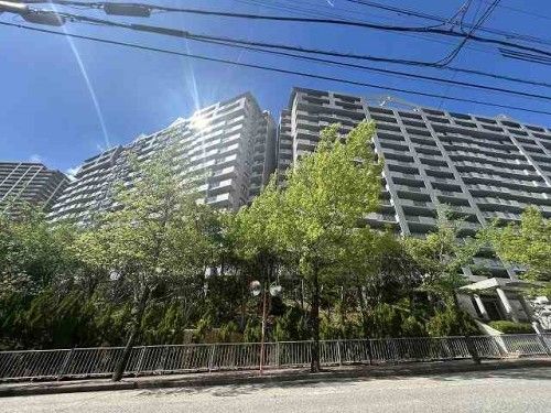 4LDK Apartment for Sale in Takarazuka, Hyogo - 103 sqm - Thumbnail 3
