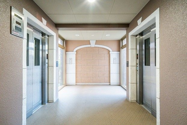 3LDK South-Facing Apartment for Sale in Higashinada-ku, Kobe - Thumbnail 3