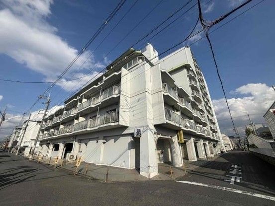 2LDK Apartment for Sale in Ukyo-ku, Kyoto - 55.8 sqm - Thumbnail 2