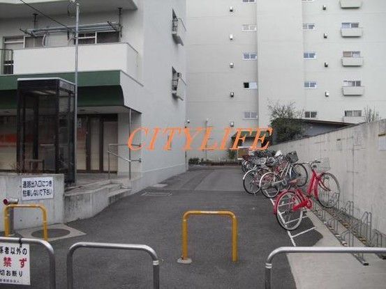 Renovated 2LDK Apartment for Sale in Minami Ward, Kyoto - Thumbnail 4