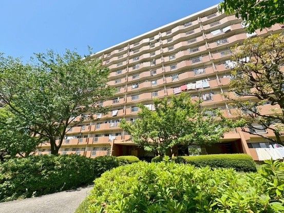 3LDK Apartment for Sale in Urayasu, Chiba - 74.76 sqm - Thumbnail 2