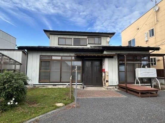 Renovated 4LDK Detached House in Oirase, Aomori - Main Image