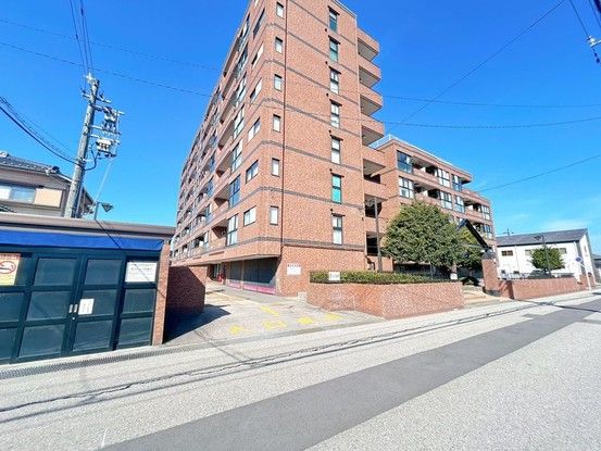 2LDK Apartment for Sale in Takaoka, Toyama - Thumbnail 2