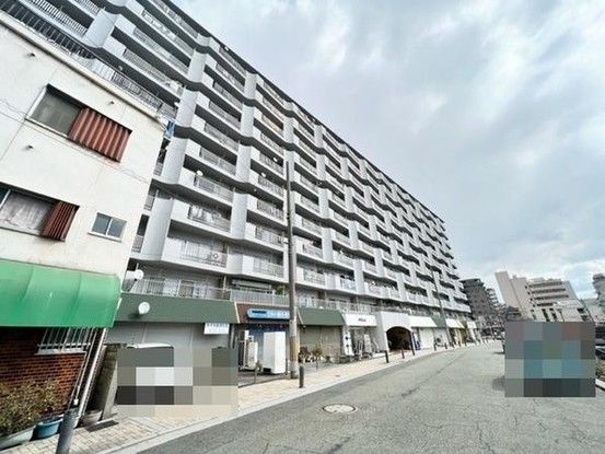 Renovated 2LDK Apartment Near Sakai Station, Osaka - Thumbnail 3