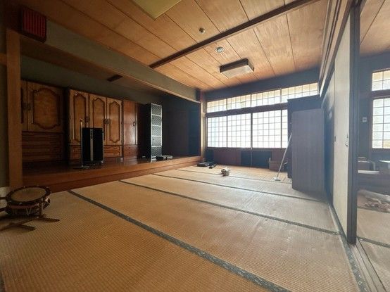 9K Reinforced Concrete House in Takamatsu, Kagawa - Thumbnail 2