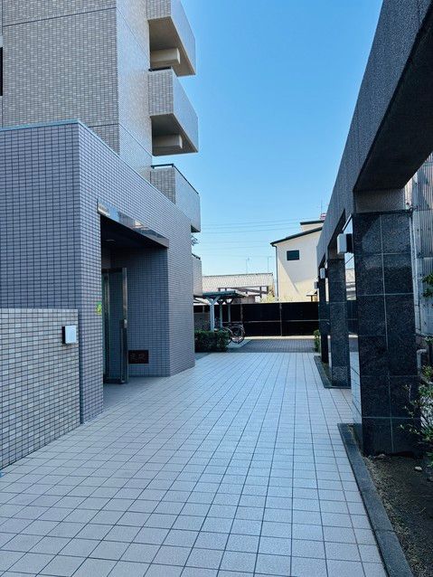 4LDK Apartment for Sale in Sakaide, Kagawa - 76.35 sqm - Thumbnail 2