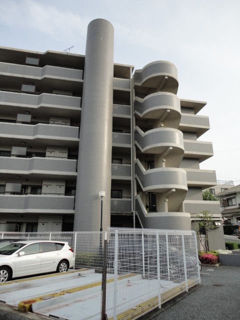 3LDK Apartment for Sale in Kawanishi City, Hyogo (71.04 sqm) - Thumbnail 2