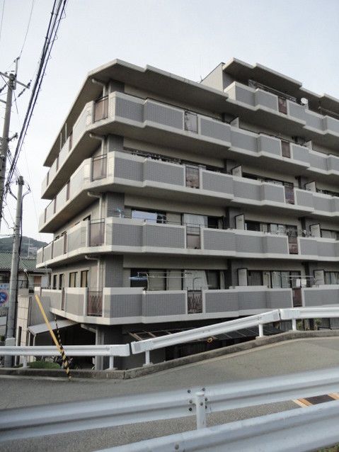 3LDK Apartment for Sale in Kawanishi City, Hyogo (71.04 sqm) - Thumbnail 3