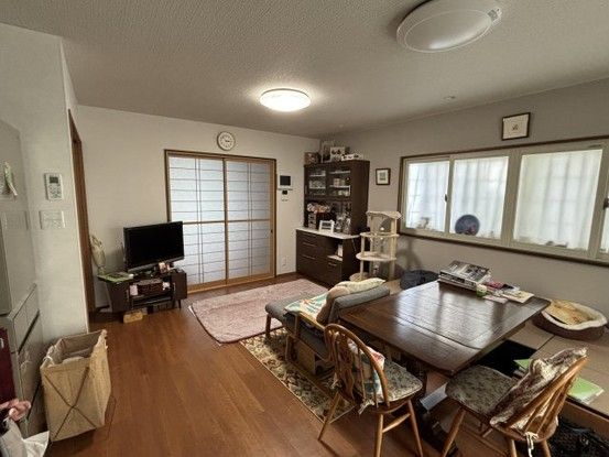Renovated 4LDK House in Takarazuka with 2 Car Parks - Thumbnail 4