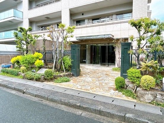 3LDK Apartment for Sale in Kurume, Fukuoka - 70.71 sqm - Thumbnail 4