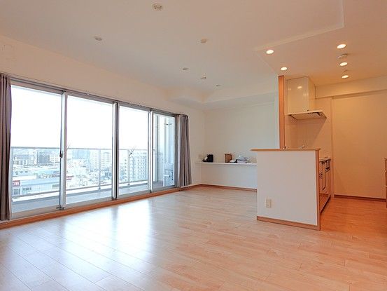 3LDK Apartment for Sale in Kaita-cho, Hiroshima Prefecture - Thumbnail 2