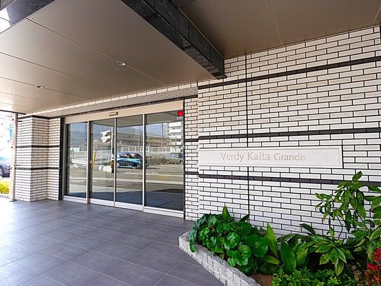 3LDK Apartment for Sale in Kaita-cho, Hiroshima Prefecture - Thumbnail 2
