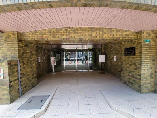 Sunny Corp Higashi-Mikuni 3LDK Apartment for Sale in Osaka - Thumbnail 4