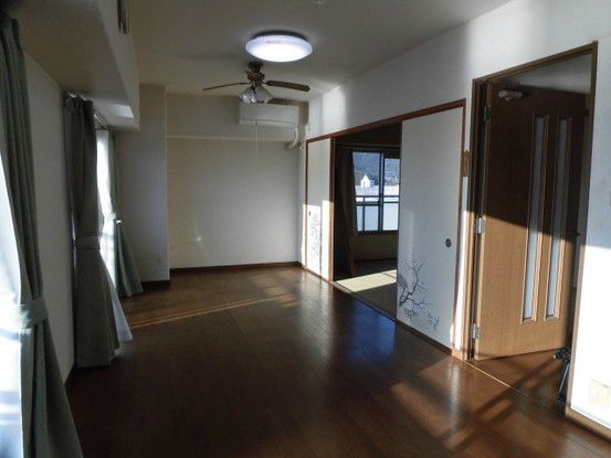 3LDK Apartment for Sale in Kochi City, Kochi Prefecture - Thumbnail 4