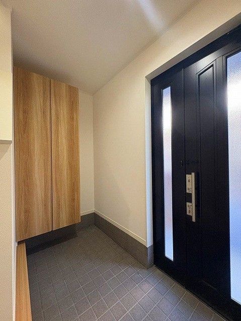 4LDK House for Sale in Tarumi-ku, Kobe with Sea Views - Thumbnail 2