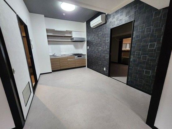 Renovated 2LDK Apartment Near Dobashi Station, Hiroshima Naka Ward - Thumbnail 3