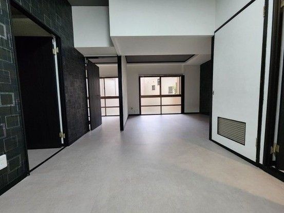 Renovated 2LDK Apartment Near Dobashi Station, Hiroshima Naka Ward - Thumbnail 4