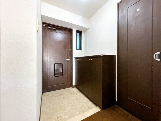 Renovated 3LDK Apartment Near Rokken Station in Kakamigahara - Thumbnail 3