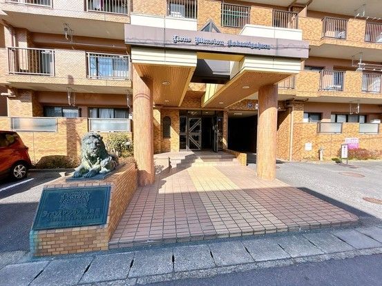 Renovated 3LDK Apartment Near Rokken Station in Kakamigahara - Thumbnail 2