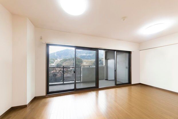 3LDK Apartment for Sale in Asakita-ku, Hiroshima - Thumbnail 4