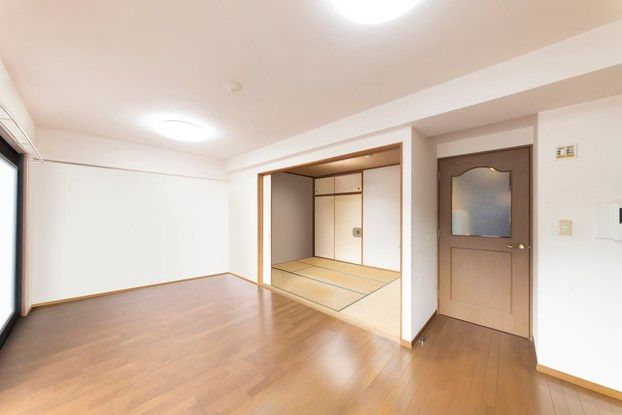 3LDK Apartment for Sale in Asakita-ku, Hiroshima - Thumbnail 2