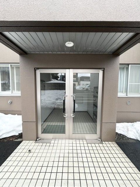 Spacious 4LDK Apartment for Sale in Shiroishi Ward, Sapporo - Thumbnail 3