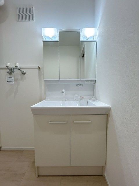 Renovated 2LDK House for Sale in Ebetsu, Hokkaido - Thumbnail 4