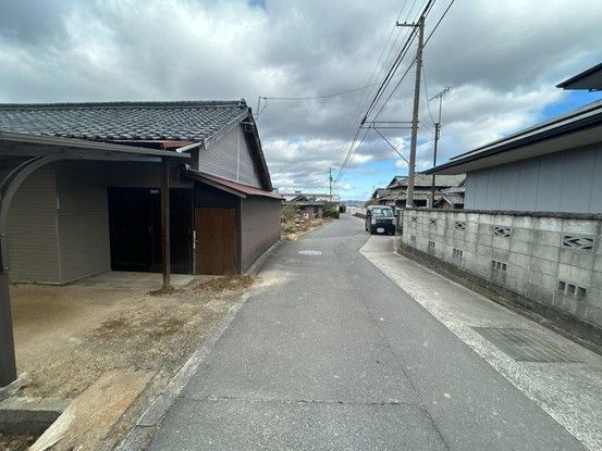 6DK House for Sale on Large 137 Tsubo Lot in Miki Town, Kagawa - Thumbnail 2