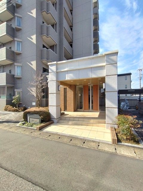 4LDK Apartment in Gifu City with Private Garden - Thumbnail 2