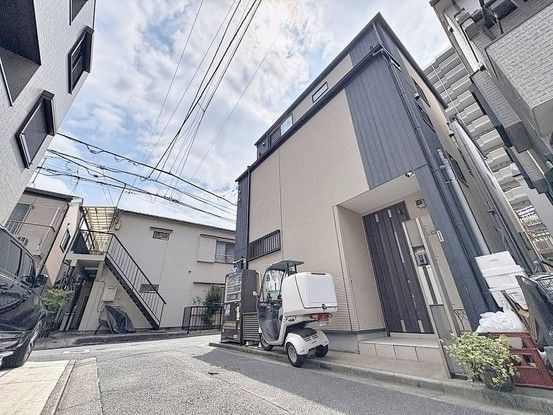 3LDK 3-Storey House for Sale in Adachi Ward, Kita-Senju - Thumbnail 4