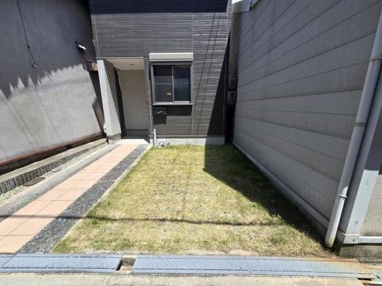 2LDK Detached House for Sale in Nishimikuni, Yodogawa Ward, Osaka - Thumbnail 2