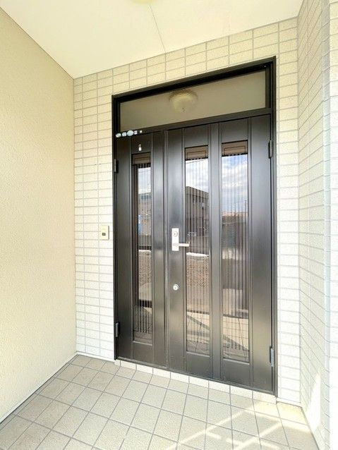 Renovated 4SLDK House on Corner Lot in Hirosaki, Aomori - Thumbnail 2