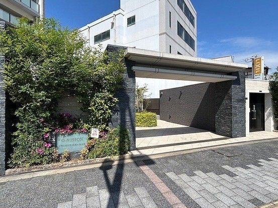 2LDK Apartment for Sale in Iwakuni, Yamaguchi - 72 sqm - Thumbnail 2