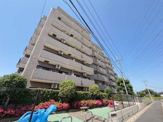 3LDK Apartment for Sale in Saitama City, Near Owada Station - Thumbnail 2