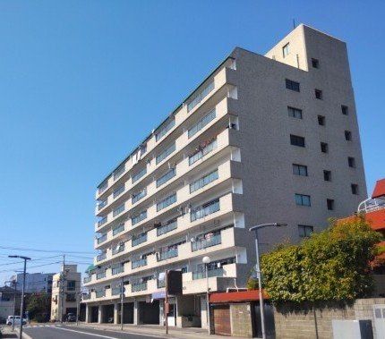 Renovated 3LDK Apartment for Sale Near Fukuyama Station - Thumbnail 2