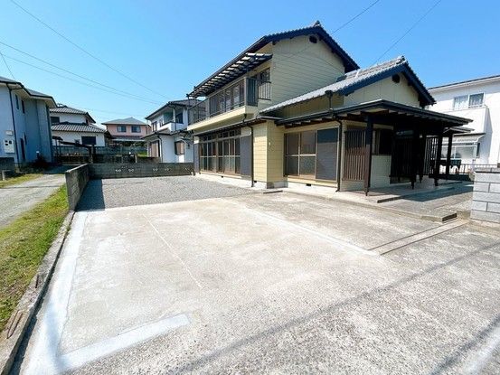 Renovated 5LDK House in Niihama, Ehime with Large Garden & Parking - Thumbnail 2