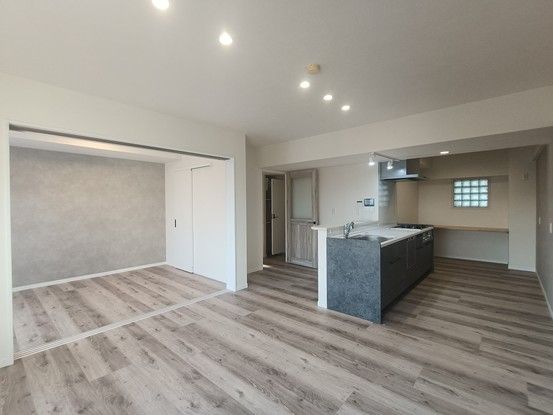 4LDK Top-Floor Apartment in Kumamoto City with Balcony - Thumbnail 3