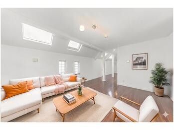 3LDK House in Setagaya with Open Corner Lot Feel - Thumbnail 4